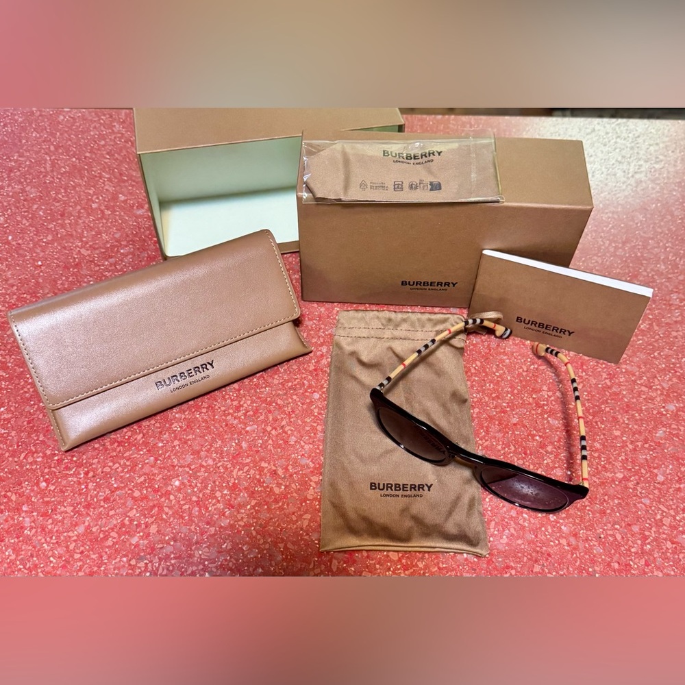 Burberry NEW Grey Gradient Sunglasses with Box, & Case - Picture 4 of 10
